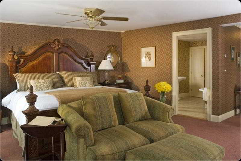 The Manor On Golden Pond Bed and Breakfast Holderness Eksteriør billede